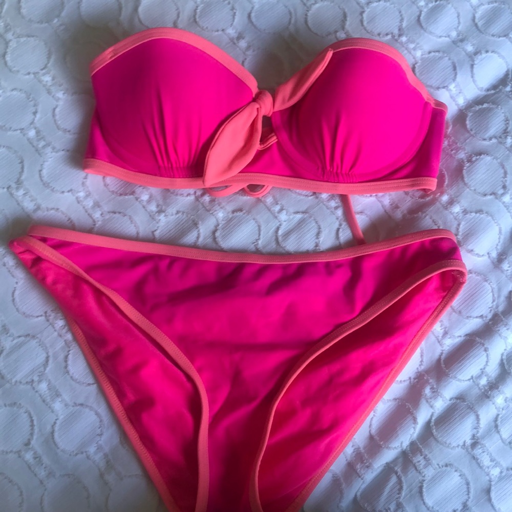 Two-piece bathing suit set. Aerie